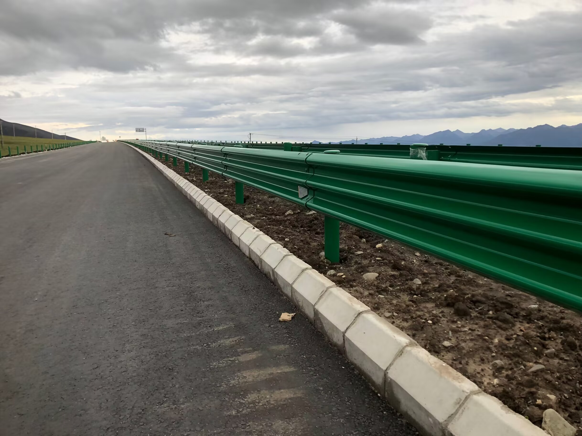 景宁畲族自治县乡村公路波形护栏波形护栏 - 推荐